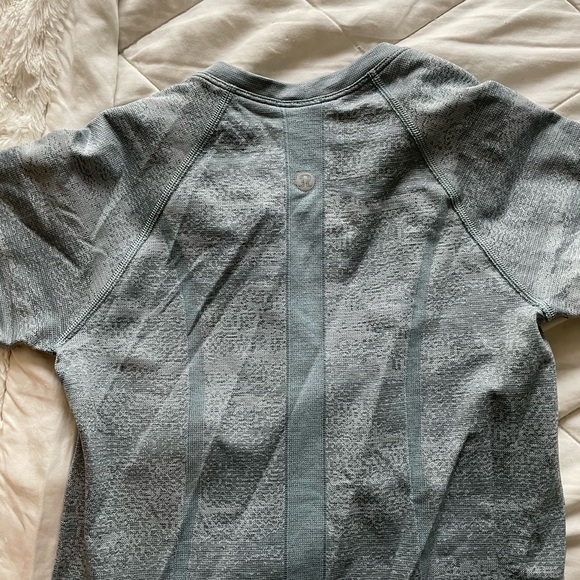 Lululemon Swiftly tech size 4 - Picture 3 of 4